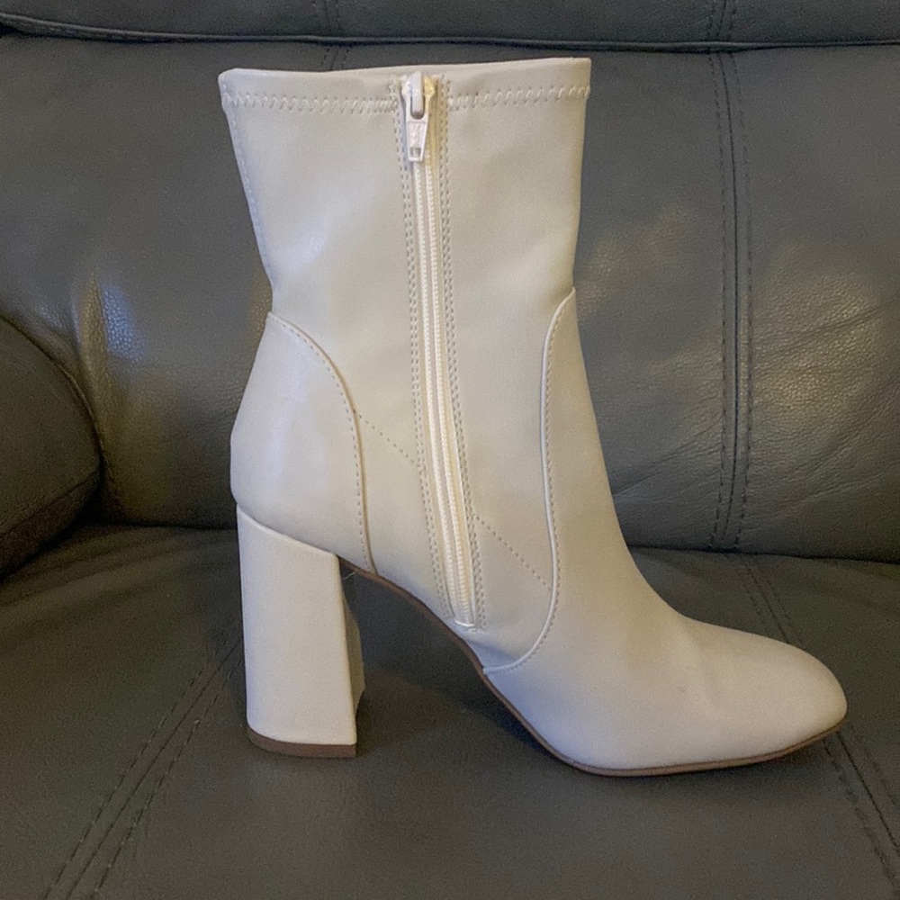 a new day Penelope heeled boots off white 7 1/2